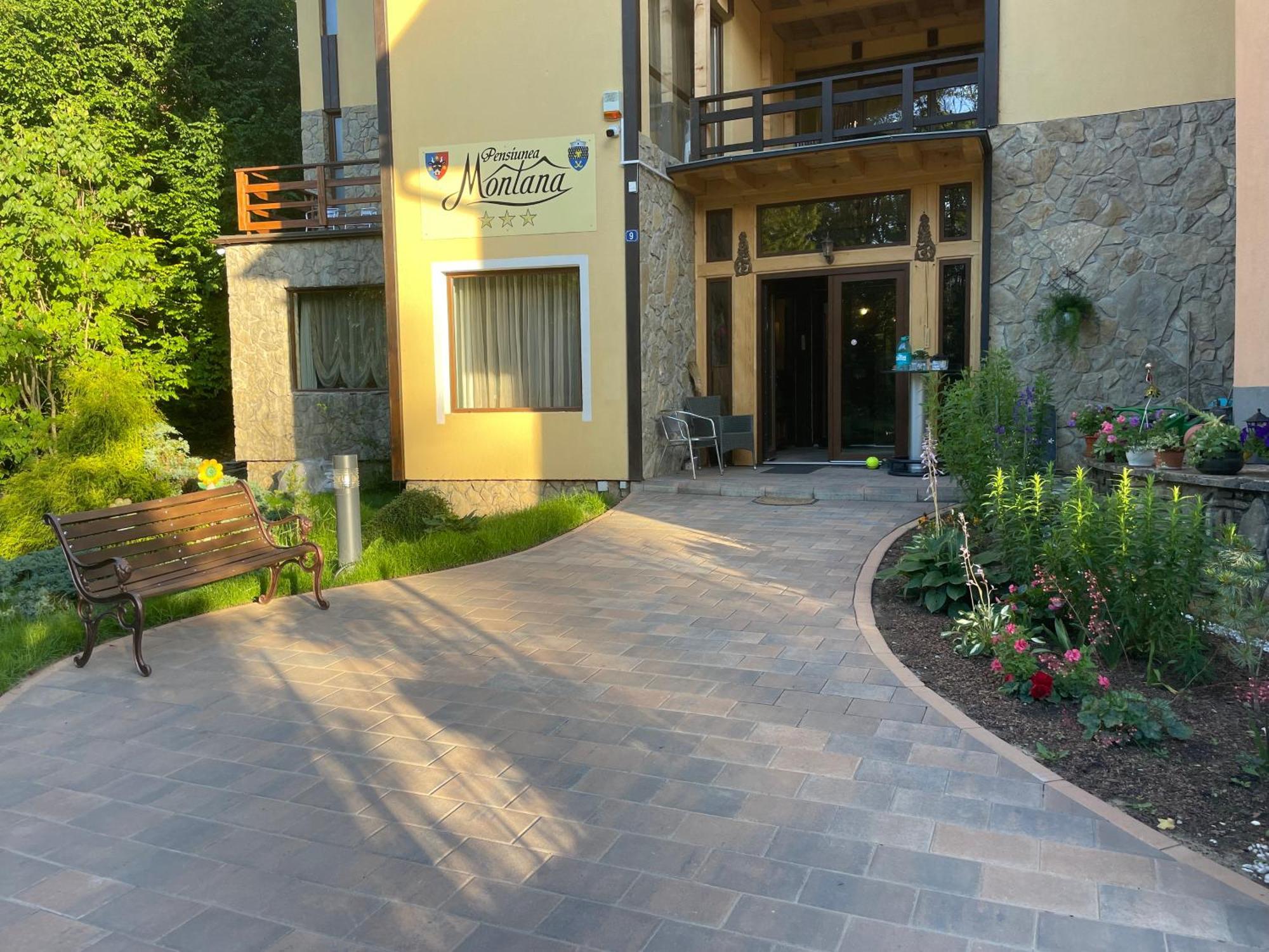 Montana Hotel Сучевица Екстериор снимка
