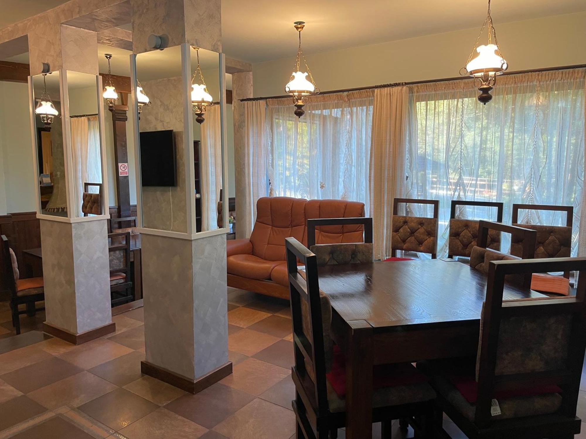 Montana Hotel Сучевица Екстериор снимка