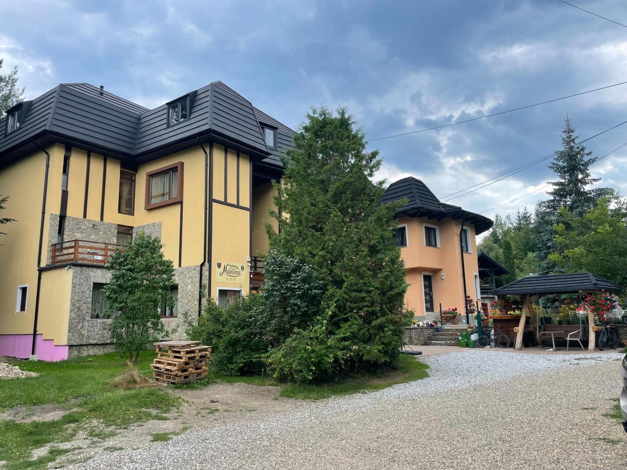 Montana Hotel Сучевица Екстериор снимка